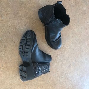 Girls size 4 black boots
